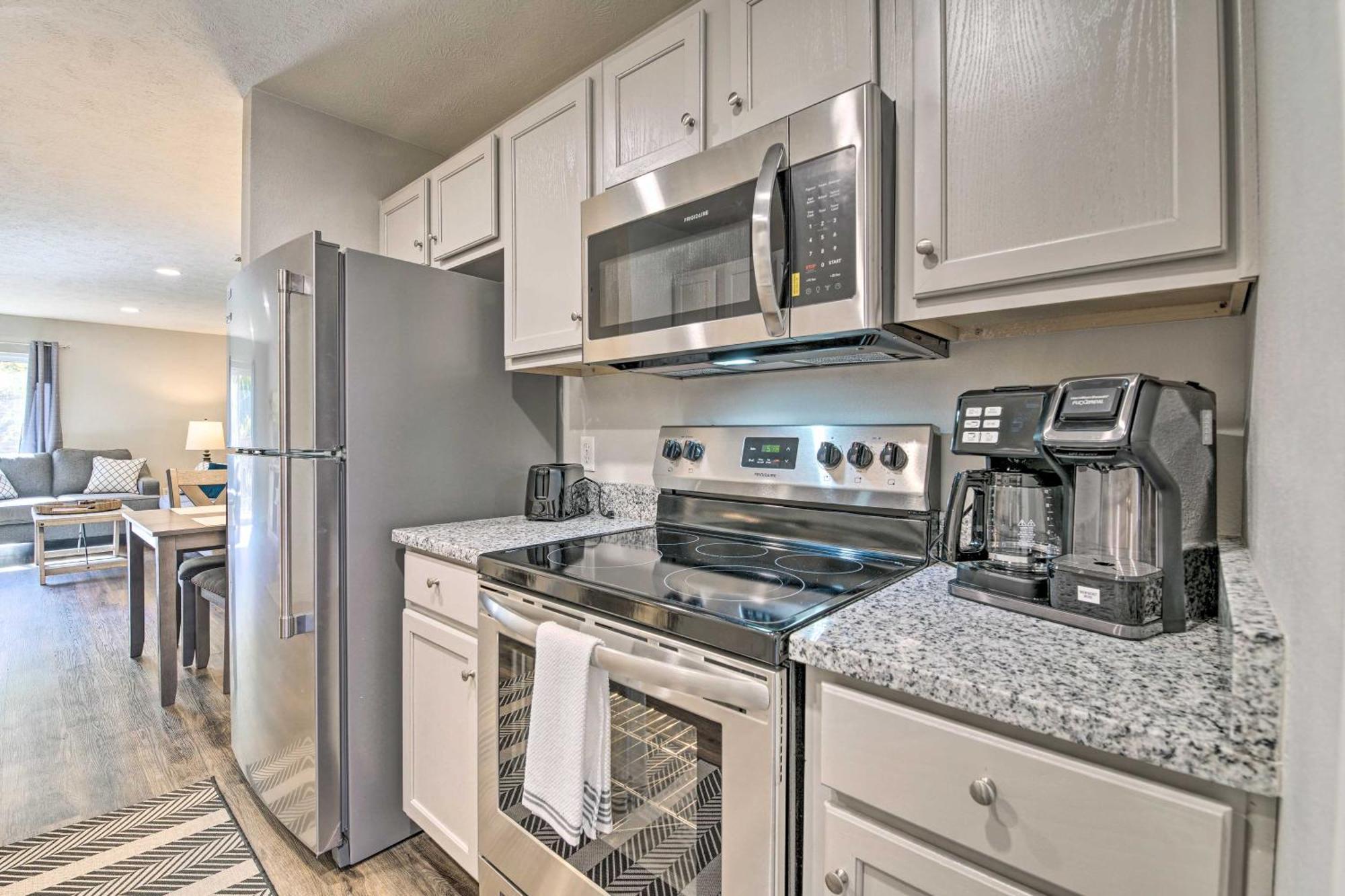 Pet-Friendly Branson Condo With Shared Pool! Exterior photo